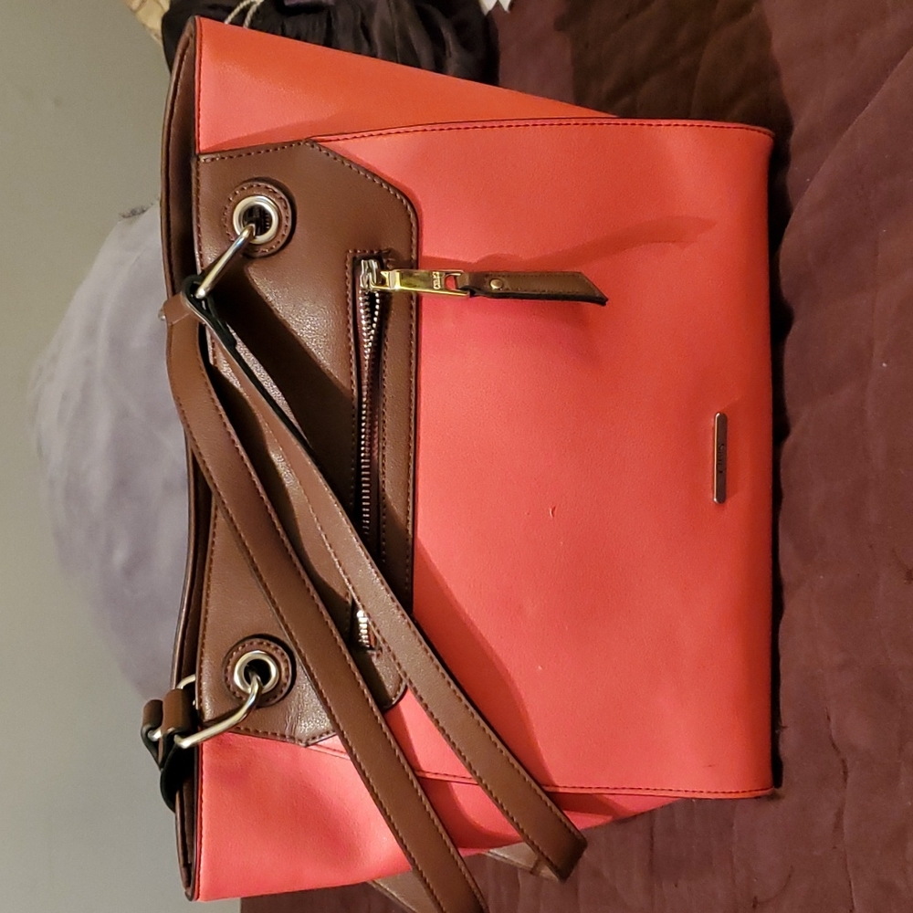 Womans  Chaps shoulder bag